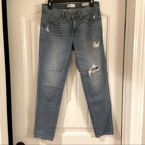 Distressed boyfriend skinny jeans size 5